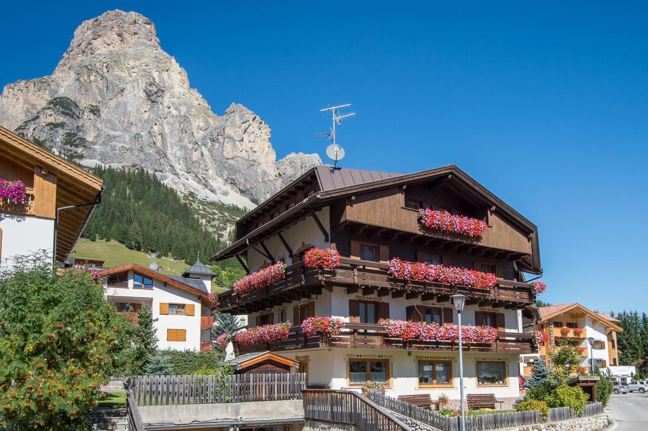 ホテル Garni Piz Da L'Ander コルヴァーラ・イン・バディーア エクステリア 写真