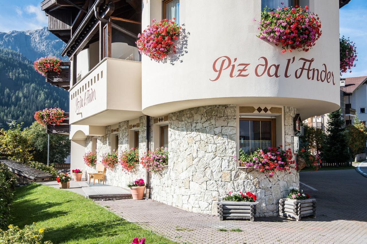 ホテル Garni Piz Da L'Ander コルヴァーラ・イン・バディーア エクステリア 写真